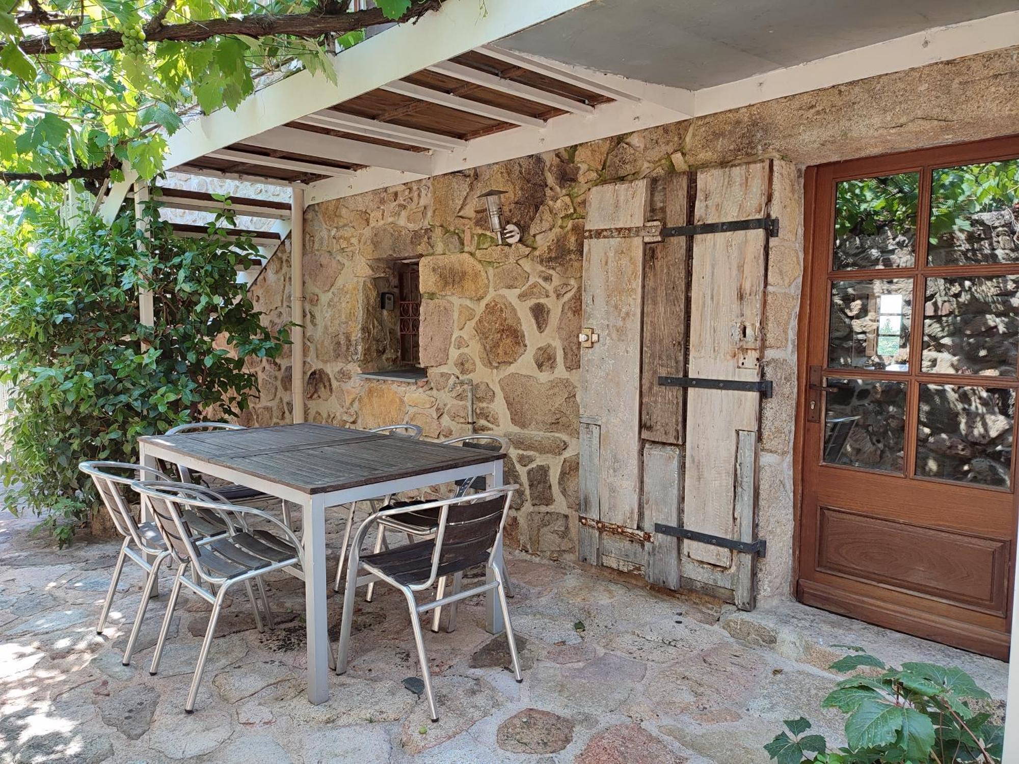 Résidence A CASA VECCHIA gites de charme avec JACUZZI proche Ajaccio Peri Habitación foto
